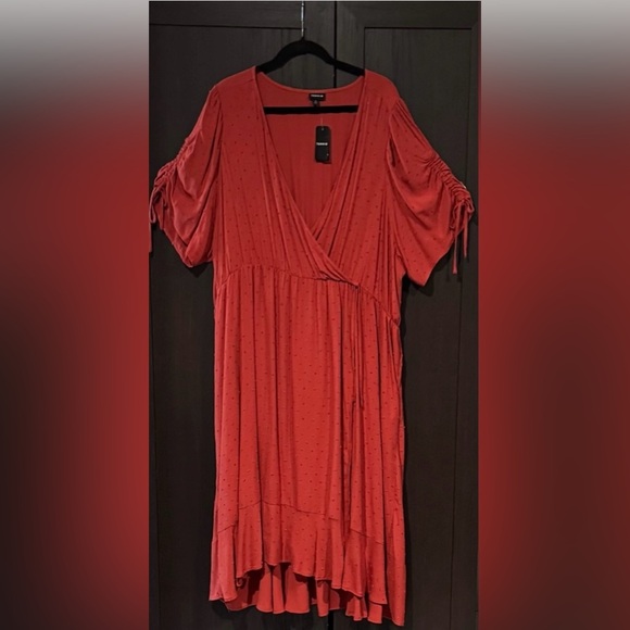 Torrid Midi Swiss Surplice Dress Size 4X Spice Color New - Picture 6 of 15